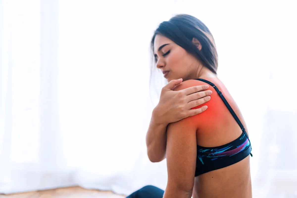 Shoulder Pain: From Everyday Strains to Serious Conditions – Know the Types and Causes